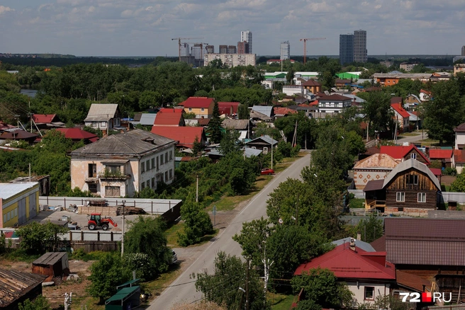 К частному сектору в Зареке пристальное внимание со стороны властей и бизнеса. Много лет говорят о реновации в этом районе. Но пока этого не происходит  | Источник: Ирина Шарова / 72.RU