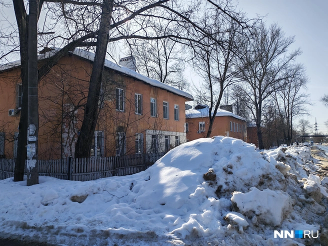 Квартал утопает в сугробах | Источник: Валерия Коростелева / NN.RU