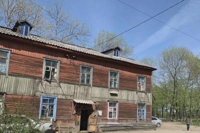 В ЕАО суд обязал снести расселённый аварийный дом