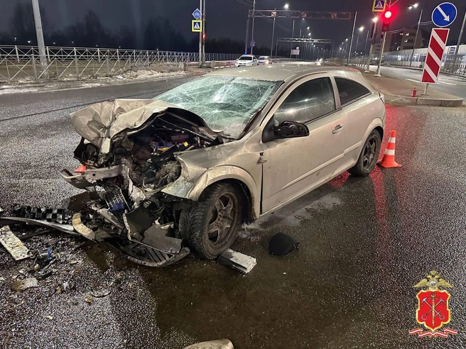 Пассажирский автобус не пропустил легковую в Колпино. Есть погибший и пострадавший | Источник: ГУ МВД России по Санкт-Петербургу и Ленинградской области