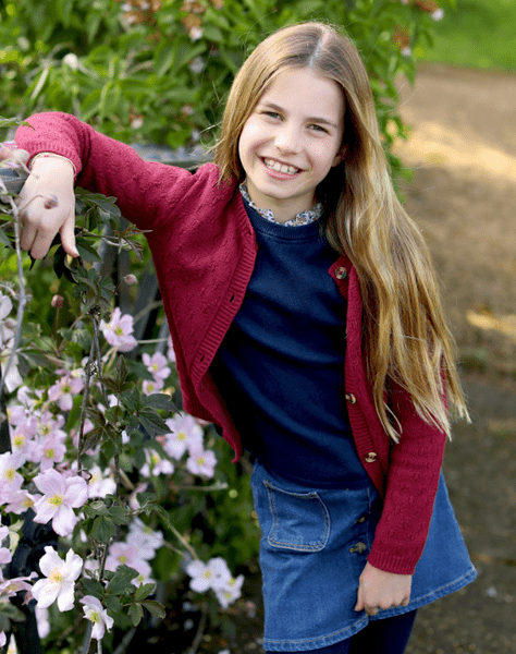 Длинноволосая леди: Кейт Миддлтон поделилась свежим портретом дочери по поводу ее 9-летия