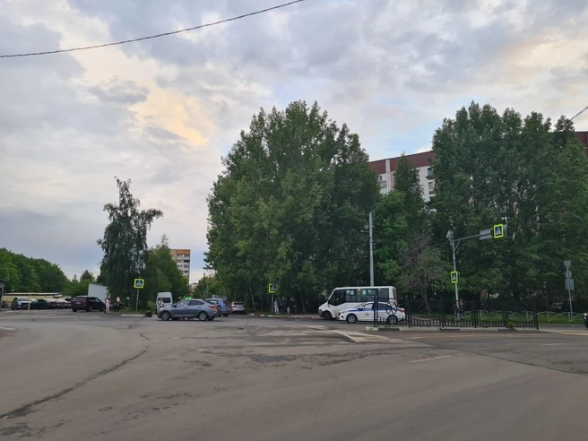 На месте происшествия работает полиция | Источник: читатель YA62.RU