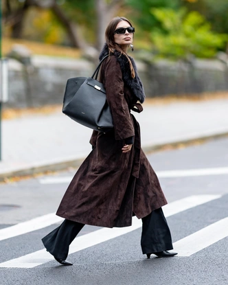 Эмили Ратаковски уже примерила главный тренд сезона — учимся у нее | marieclaire.ru