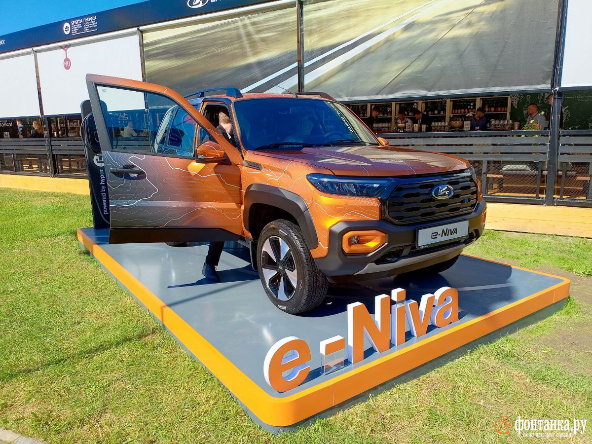 АВТОВАЗ показал на ПМЭФ электрический внедорожник Lada e-Niva Travel - 5  июня 2024 - ФОНТАНКА.ру