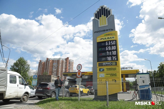 В сервисах такси и таксопарках пока не видят серьезного роста цен на поездки | Источник: Дмитрий Толстошеев / MSK1.RU