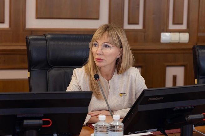 Строга, но безупречна и красива | Источник: Светлана Зворыгина / «ВКонтакте»