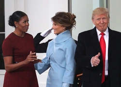 Загадочная коробка: что подарила Мелания Трамп Мишель Обаме на инаугурации