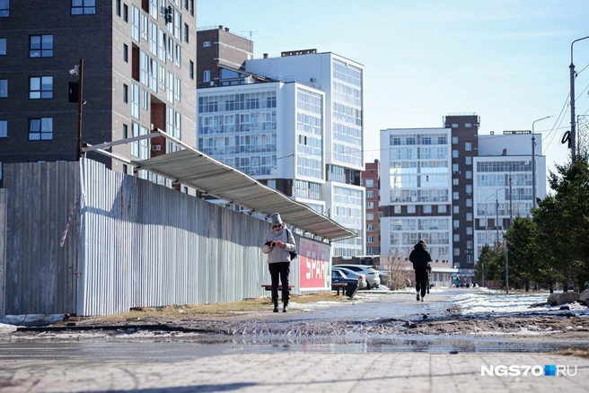 Немного грязи, но в целом тротуары сухие | Источник: Варвара Фролова / NGS70.RU