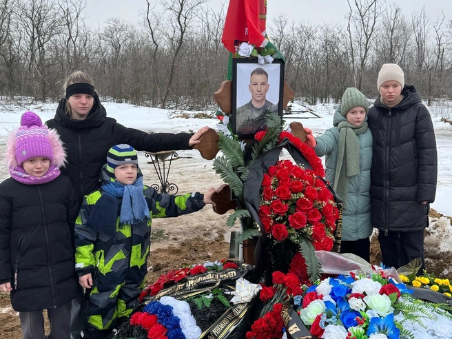 Местом последнего упокоения Александра Галаца стало Моторное кладбище. | Источник: Ксения Галац