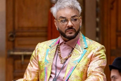 «Безбожники!» верующие заклевали Филиппа Киркорова — что не так с его куличом