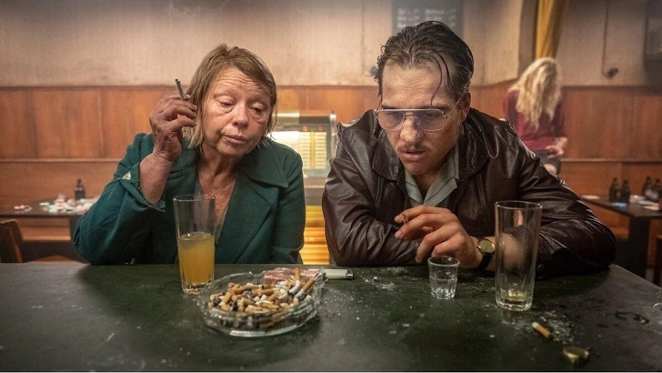 Жертва и Фритц Хонк в исполнении Йонаса Дасслера  | Источник: Кадр из фильма «Золотая перчатка»