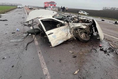 Водитель выжил после разрыва машины в ДТП под Воронежем