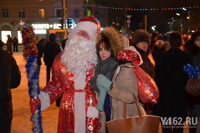 Рязанцы встретили 2015 год на площади Победы | ya62.ru