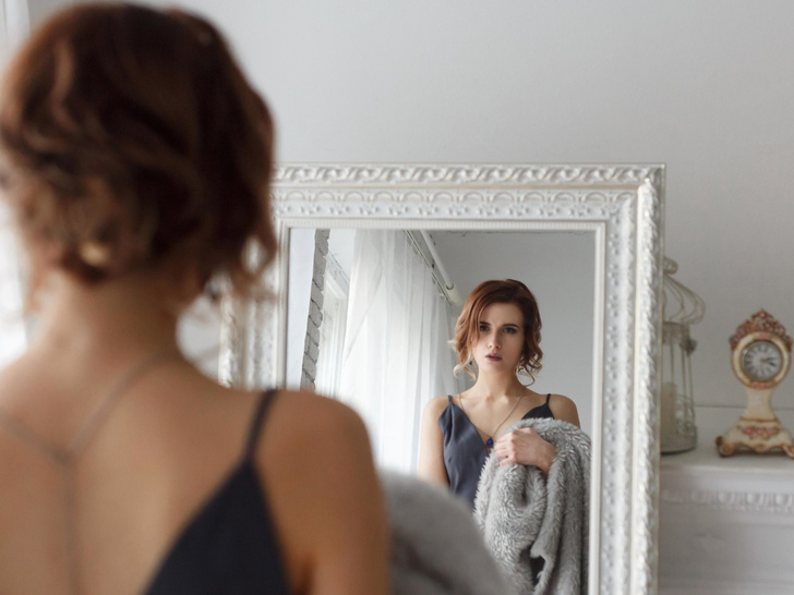 Тревожное суеверие: 7 самых популярных примет с зеркалами (и что они значат  на самом деле) | MARIECLAIRE
