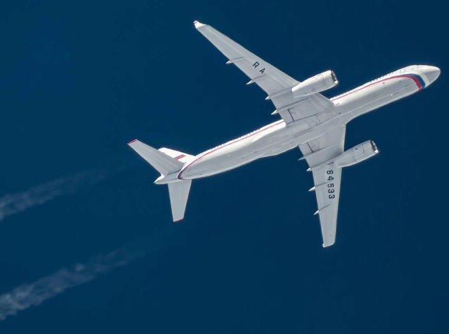 Ту-214 СЛО «Россия» пролетел над Волгоградом по пути в Астрахань | Источник: GlebPobed / T.me