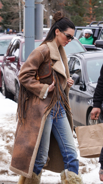 Кендалл Дженнер в самой стильной верхней одежде на зиму — вам нужна такая же дубленка