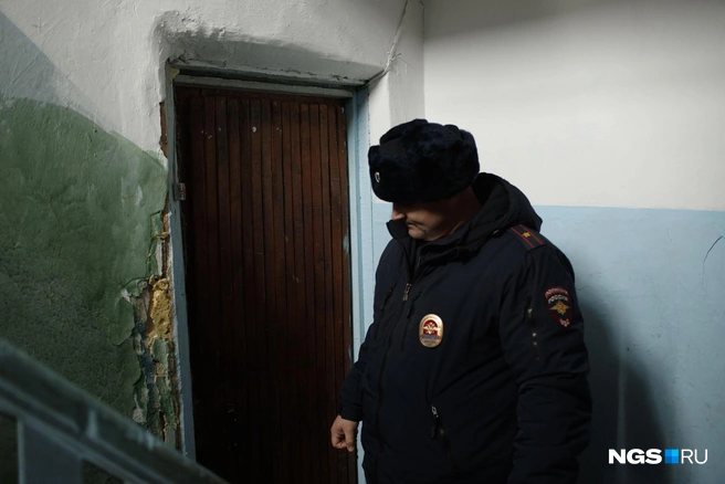 Общаться участковому приходится с разными людьми, но Алексей уверенно говорит, что в его профессии нормальных и хороших намного больше, чем криминальных элементов | Источник: Андрей Бортко / NGS.ru