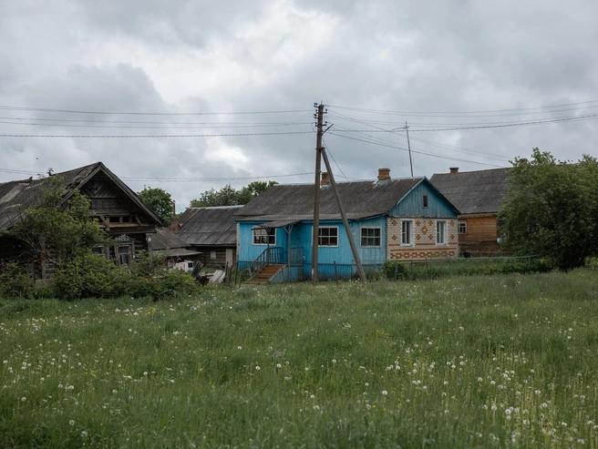 В деревне много жилых домов  | Источник: Александр Куренной / 76.RU