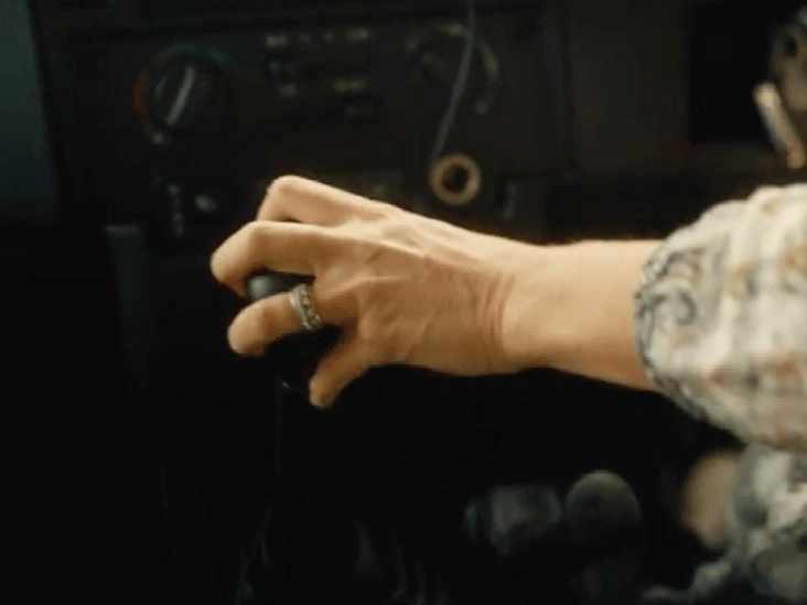 Новое кольцо вечности Кейт Миддлтон с сапфирами и бриллиантами, кадр из видео, 9 сентября 2024 год