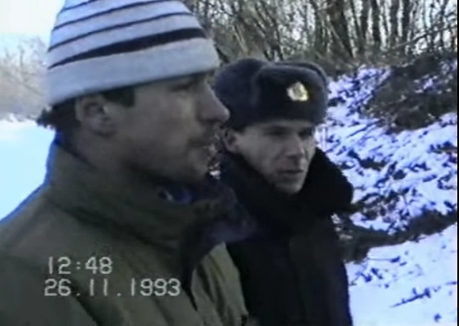 У трупа Воробьева не было почти половины головы, а на теле Маркиной — около 30 колото-резаных ран | Источник: «Криминальная Россия» (выпуск от 26.07.2004)