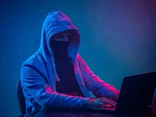 Новый способ мошенничества: злоумышленники вымогают деньги с помощью аудиосообщений от близких