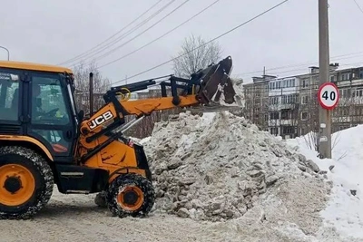 Мурманск вывозит снег в рамках подготовки к паводкам