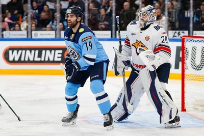 Сибирь уступила Металлургу в старте плей-офф