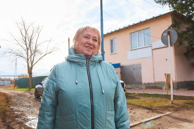 Улыбчивая сельчанка ничего плохого про работу властей не сказала | Источник: Роман Данилкин / 63.RU