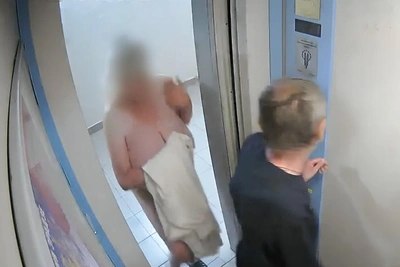 Голая тюменка пугает соседей на Лесобазе