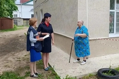 Полиция и дружинники Гусь-Хрустального учат граждан защите от мошенников