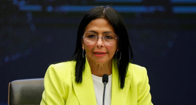 Исполняющей обязанности президента Венесуэлы назначена вице-президент Дельси Родригес | Источник: Reuters