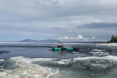 Пять человек погибли на Байкале при перевороте аэролодки с туристами