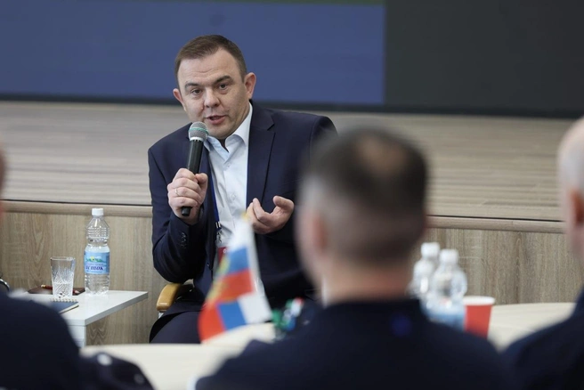 Евгений Алдошенко: «Это насыщенная программа, всесторонне развивающая различные компетенции кандидатов» | Источник: Наиль Фаттахов / пресс-служба правительства Челябинской области