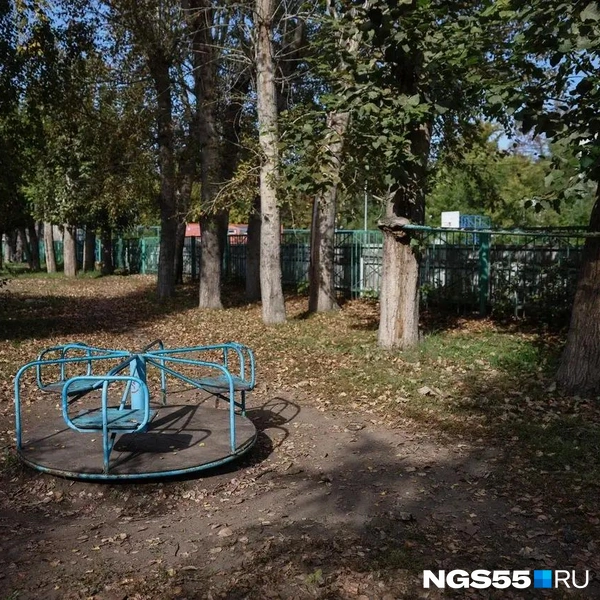 Одинокий аттракцион | Источник: Евгений Софийчук / NGS55.RU