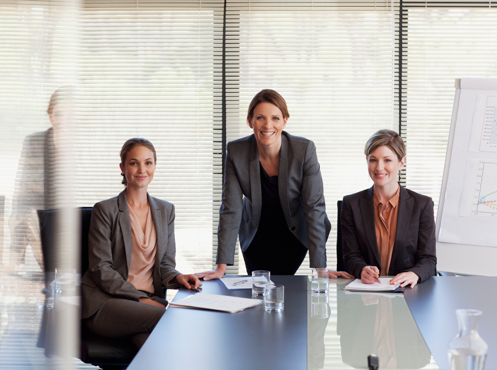 Как выжить и добиться успеха в женском коллективе | marieclaire.ru