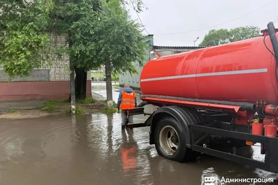 До 60 тысяч литров за смену: ГСТК откачивает воду с улиц Благовещенска