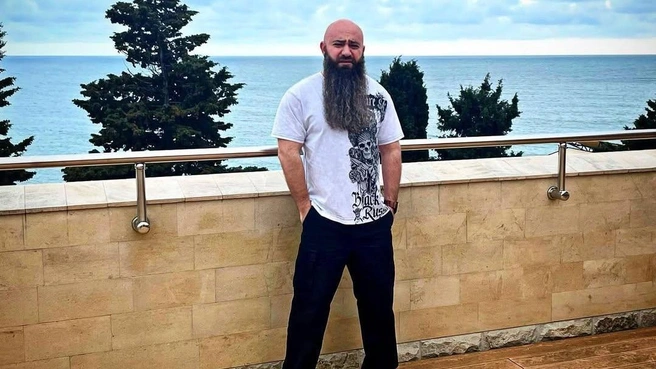 Суд арестовал бьюти-блогера Алтуняна за распространение порнографии | Источник: dr_altunyan / Instagram (деятельность запрещена в РФ)