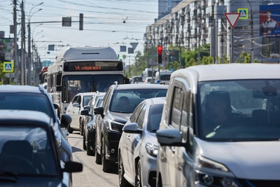 Пробка на Бердском шоссе в Новосибирске растянулась на 3 км