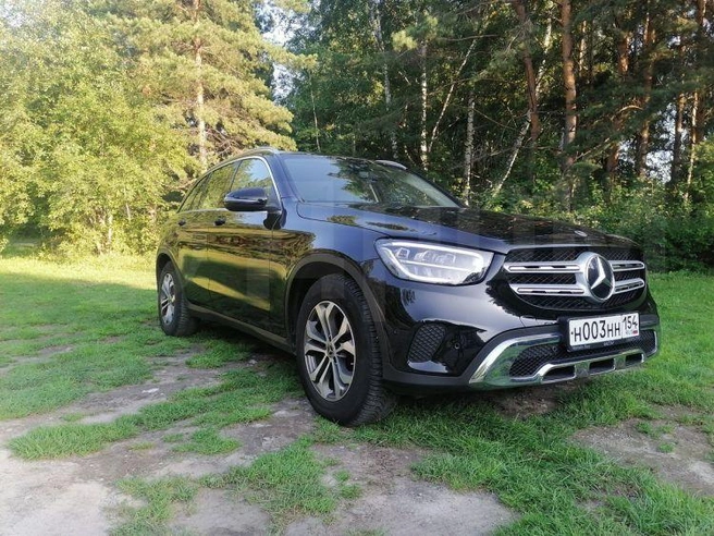 Mercedes видели в автосалоне на продаже | Источник: Nomerogram.ru