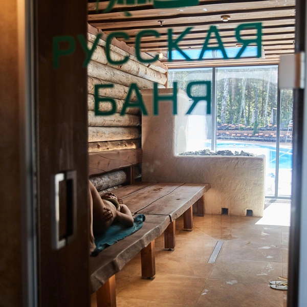 В русской бане установлена русская печь, в остальном же помещение ничем от других не отличается | Источник: Александр Ощепков / NGS.RU