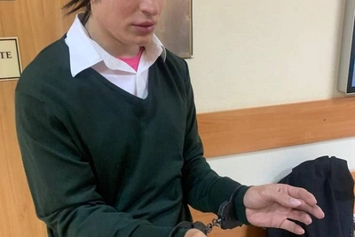 Блогеру-трансгендеру Хилми отказали в УДО