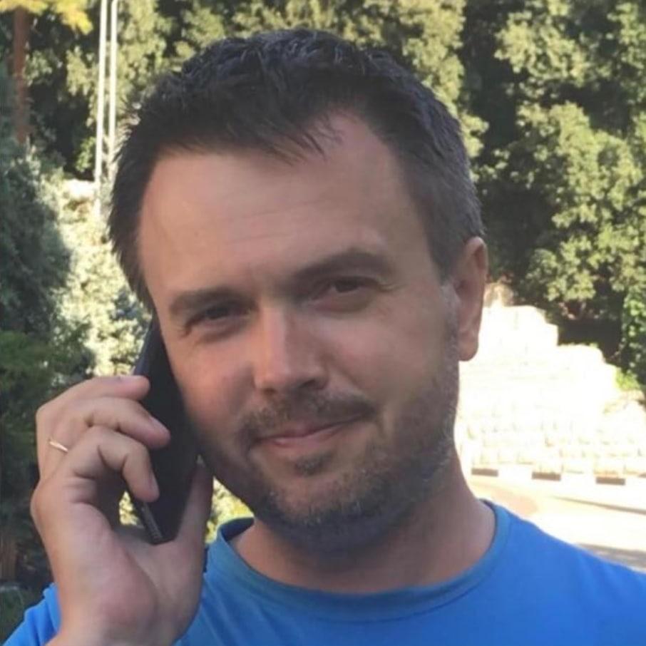 <p>Станислав Волков</p>