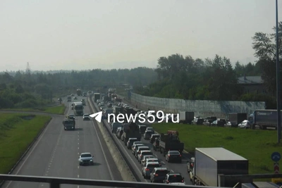 Коллапс на Красавинском мосту: пермяки застряли в пробке из-за ДТП