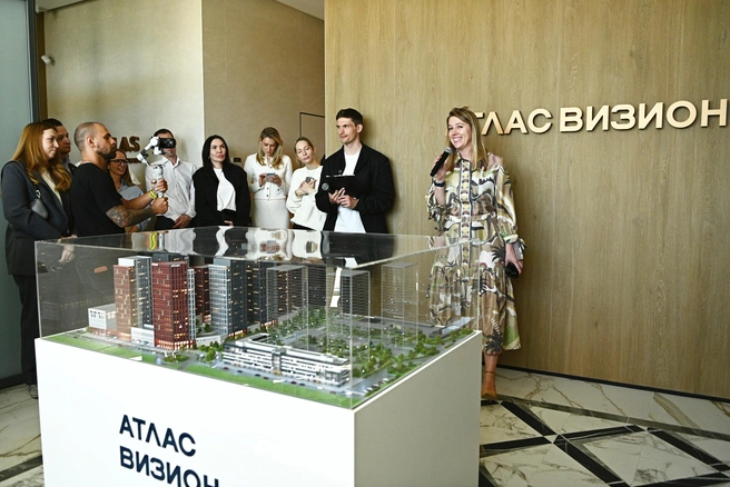 Управляющая ВТБ в Свердловской области Валентина Жильцова напомнила, что Екатеринбург остается крупным хабом для туристов из других стран и россиян | Источник: Максим Воробьев