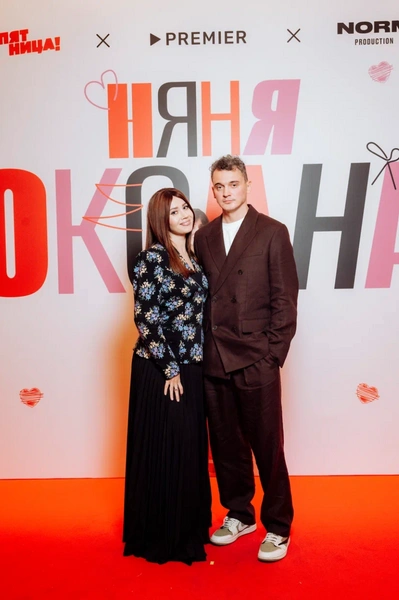 Парень Олеси Иванченко поддержал любимую на премьере сериала «Няня Оксана» | Источник: Пресс-служба телеканала «Пятница!»