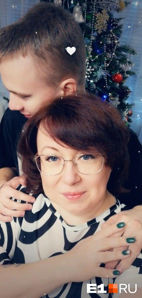 Мама с сыном, когда еще всё было хорошо | Источник: Ульяна Кузнецова