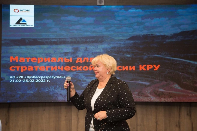Дробина является выпускницей Кузбасского политехнического института | Источник: kuzbassrazrezugol / Facebook (принадлежат Meta, признанной судом экстремистской организацией, деятельность в РФ запрещена)