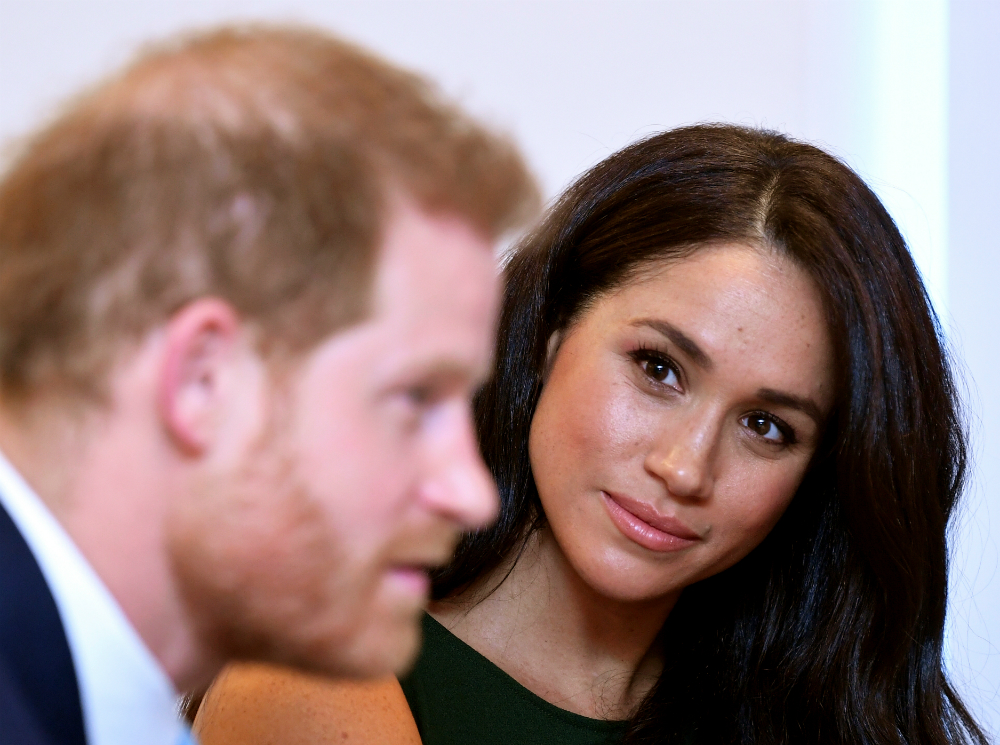 Как принц Гарри помогает Меган чувствовать себя увереннее | marieclaire.ru