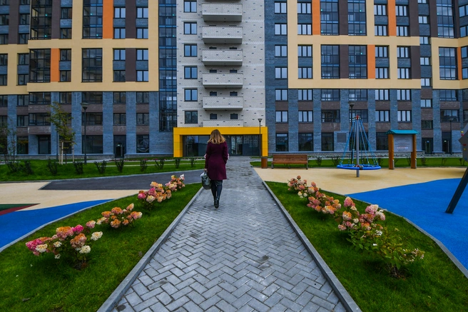 Компания построила десятки жилых комплексов, школ и детсадов на Урале | Источник: Артем Устюжанин / E1.RU