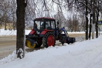 Расчистка снега в Костроме: работы дорожных служб